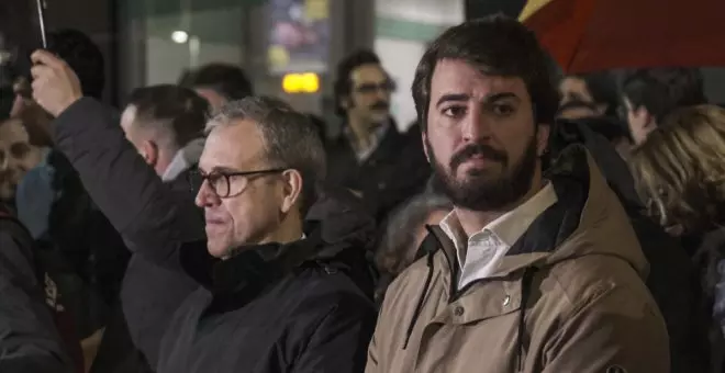 García-Gallardo inicia cánticos racistas en una protesta frente a la sede del PSOE de Valladolid