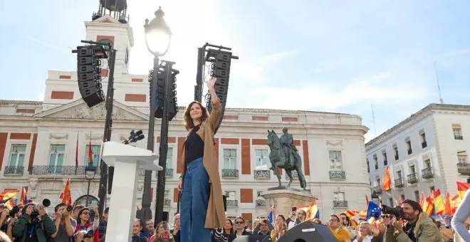 Ayuso difunde una imagen de hace meses como si fuera la manifestación de este domingo