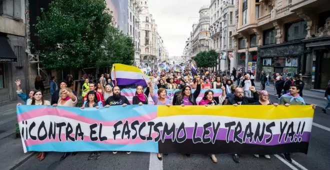 La comunidad LGTBI+ de Madrid llama a protestar contra la reducción de derechos que prevé imponer Ayuso