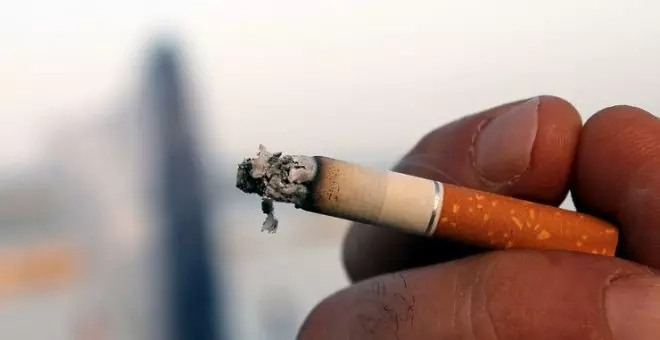 Francia subirá a 12 euros el precio de la cajetilla de tabaco y prohibirá fumar en parques y playas