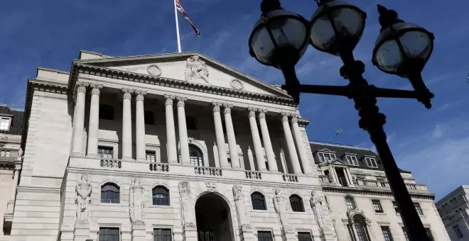 El Banco de Inglaterra mantiene su mensaje de tipos altos durante "un periodo largo"