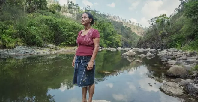 Historias de mujeres que arriesgan su vida por defender su espacio natural 