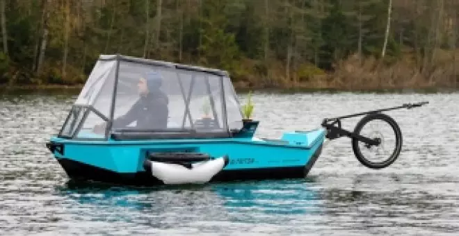 Crean una ingeniosa bicicleta eléctrica de carga que también funciona como barco