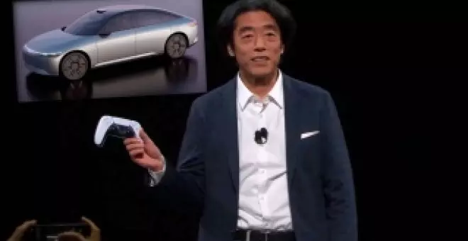 No es broma, el coche eléctrico de Sony se puede conducir con el mando de la Play Station 5