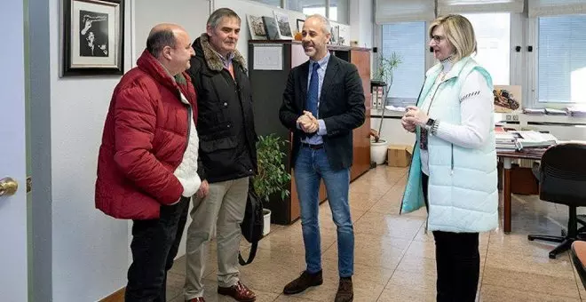 Educación estudiará mejorar la ruta de transporte escolar de los alumnos con dos nuevas paradas