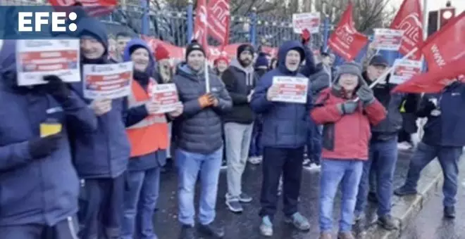 Huelga de más de 100.000 funcionarios en Irlanda del Norte en protesta por salarios