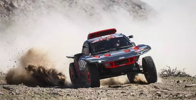 Carlos Sainz hace historia: cuarto Rally Dakar y el primero en hacerlo con un coche eléctrico