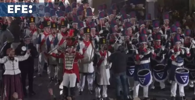 Multitudinaria tamborrada en San Sebastián para celebrar su día grande