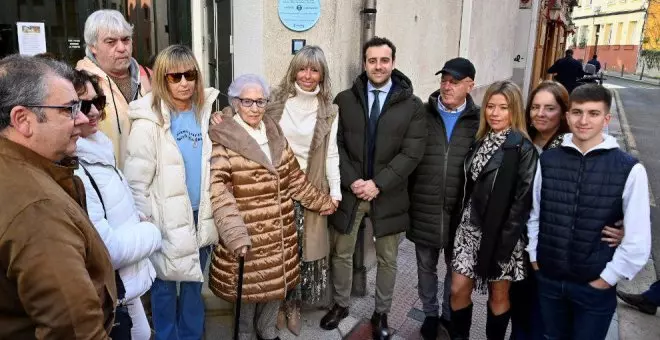 Los hermanos Tonetti se suman a la Ruta Ilustres con una placa en la calle Atalaya