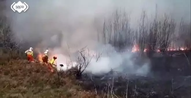 Trece fuegos permanecen activos en Asturias