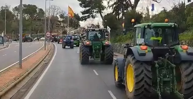 Los tractores llegan a Toledo y Ciudad Real y vuelven a cortar varias autovías en Castilla-La Mancha