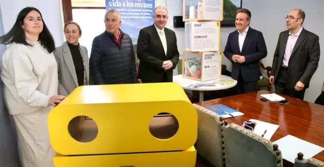 El Gobierno lanza la campaña 'Da una segunda vida a los envases' en Santander, Camargo y Astillero