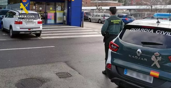 Una mujer roba durante tres días en un supermercado 35 litros de aceite y otros productos por valor total de 800 euros