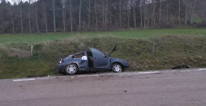 Una joven de 21 años, en estado grave tras sufrir un accidente en coche en Valderredible