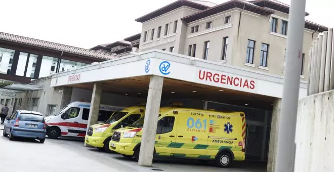 Heridos una embarazada y el conductor de una motocicleta en un choque en el parking de un centro comercial