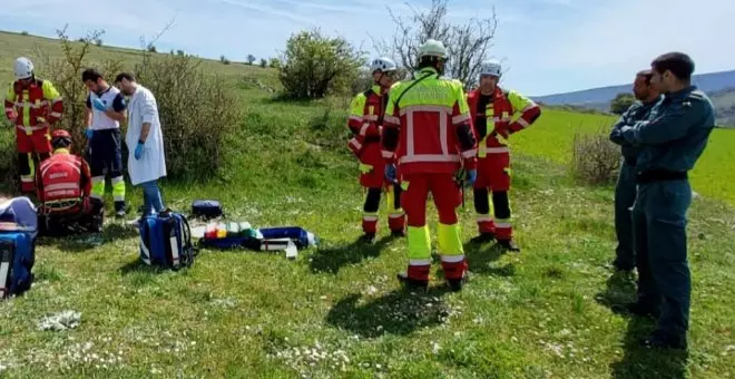 Evacuado en helicóptero un vecino de Gijón que se desplomó por una afección cardiaca en Valdeprado del Río