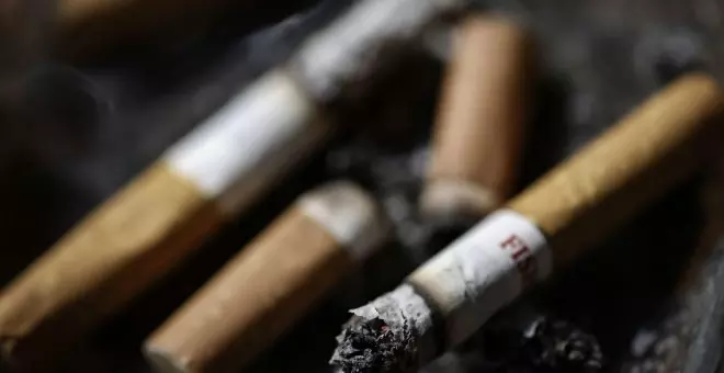 Reino Unido prohíbe la venta de tabaco durante toda su vida a los nacidos a partir de 2009