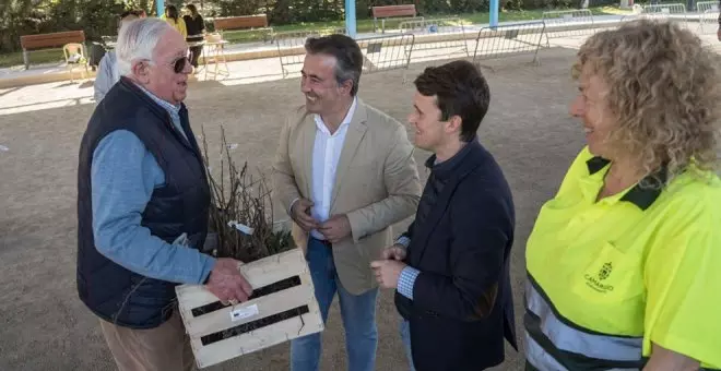 Camargo entregará a los vecinos un total de 5.100 plantas aromáticas y flores