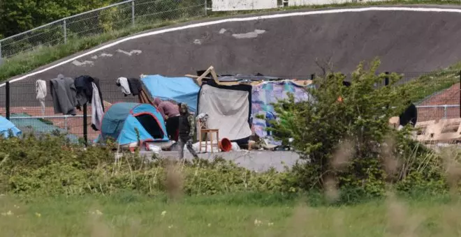Los migrantes de Calais, ante la amenaza de deportación a Ruanda: "El Gobierno británico se ha vuelto loco"