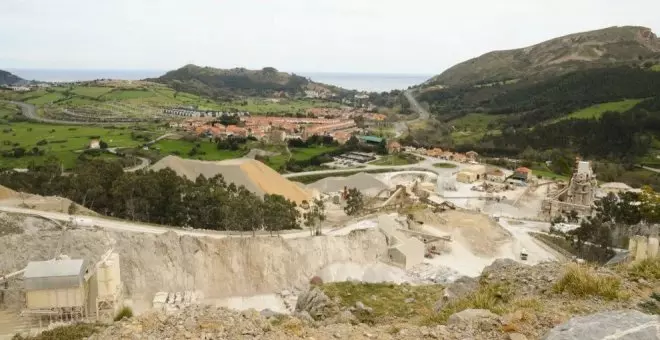 Denuncian que el nuevo plan de restauración de la cantera de Santullán pretende explotar la ladera norte