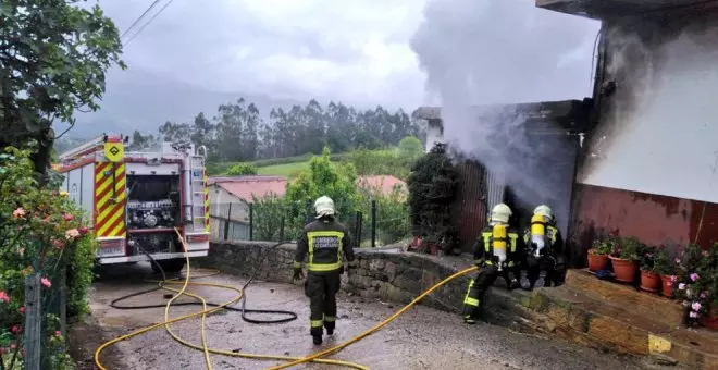 Extinguido un incendio en una caseta de aperos en Llerana