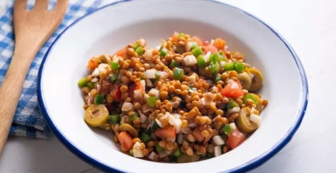 Pato confinado - Receta de ensalada de lentejas con bacalao