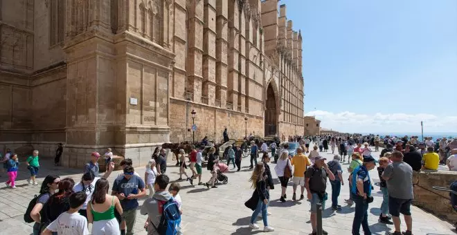 Balears estudia elaborar un pacto de sostenibilidad para acabar con la masificación turística