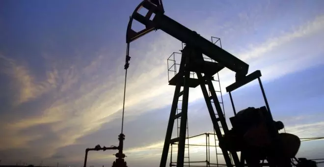 La OPEP+ extiende hasta fin de 2025 los recortes de su producción de crudo