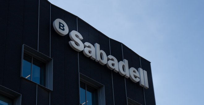 Accionistas minoritarios de Sabadell se personan en el expediente de Competencia sobre la OPA de BBVA