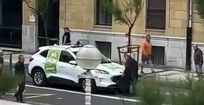Un bastón antifascista detiene a Vox en el centro de Donostia