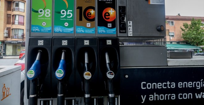 Las mejores 'apps' para ahorrar dinero al echar gasolina este verano