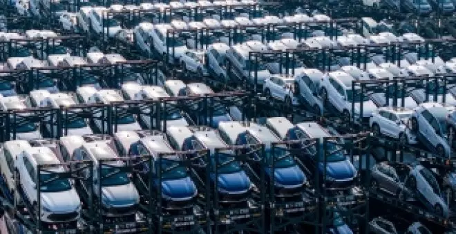 Europa declara la guerra comercial a China: elevará los aranceles a los coches chinos