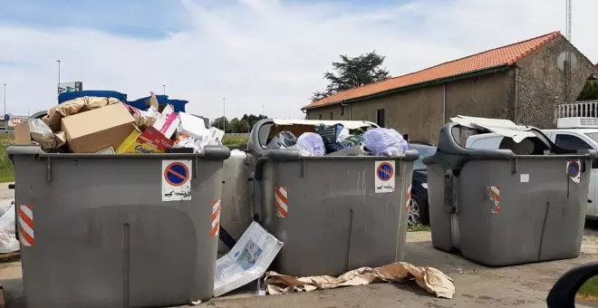 Camargo decreta servicios mínimos para la huelga de basuras y limpieza e insta a llegar a un acuerdo