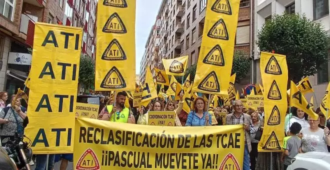 ATI critica que Pascual "desconoce por completo el personal más allá de los médicos" y reclama que "cumpla la ley" con la reclasificación de las TCAE