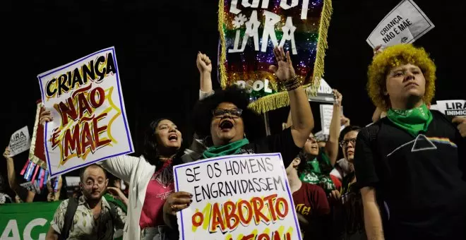 Las mujeres en Brasil protestan contra un proyecto de ley que equipara el aborto a un homicidio