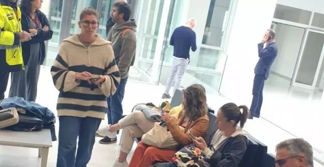 Dependientas de Inditex en A Coruña se encierran en la sede de la empresa para pedir la negociación de sus condiciones