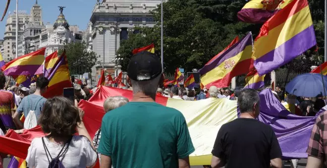 Sol vuelve a lucir tricolor: miles de republicanos piden el fin de la monarquía a los 10 años de reinado de Felipe VI