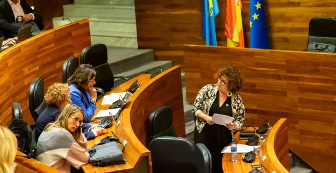 La izquierda defiende a la consejera Marta del Arco, que promete más presupuesto para los centros de menores