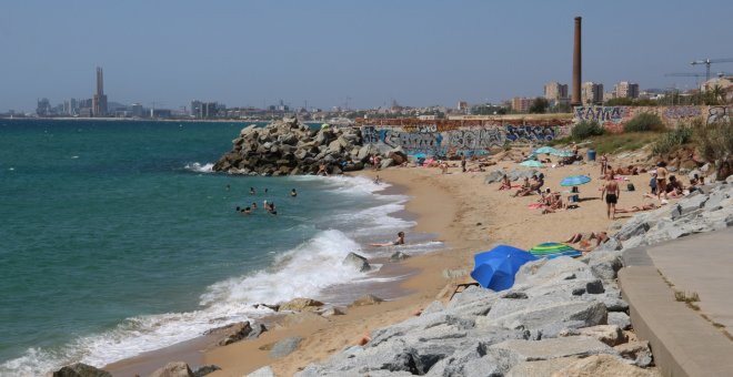 La temperatura del mar a l'estiu cau respecte al 2023 però continua per sobre de la mitjana dels darrers anys