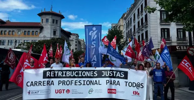 La plantilla de la Agencia Tributaria protestan por el "retroceso" en la negociación del convenio en las calles de Santander