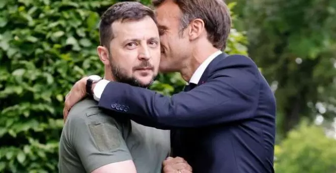 Punto y seguido - Un Macron desahuciado de Francia y de África planea un 'Barbarroja' contra Rusia