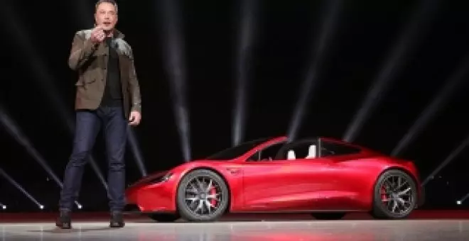 El Tesla Roadster será descapotable y muy potente. Ahora Elon Musk también promete que podrá volar