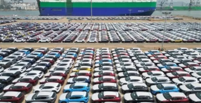 China baja el tono y pide a Europa negociar la retirada de los nuevos aranceles a sus coches eléctricos
