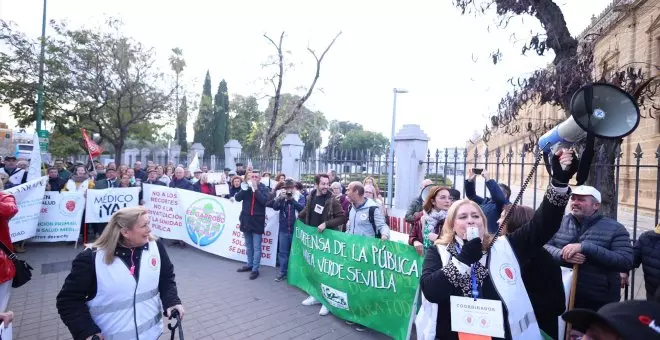 Los sindicatos convocan una huelga en la sanidad contra Moreno Bonilla y llaman a secundarla a 120.000 trabajadores
