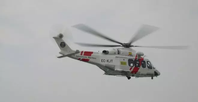 El helicóptero de Salvamento Marítimo se une a la búsqueda del buceador desaparecido