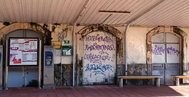 Denuncian el estado y la "nula accesibilidad" de los apeaderos de tren de Cazoña y Adarzo en Santander