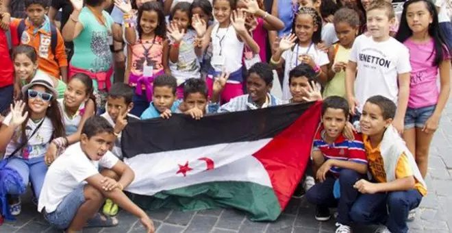 Los 80 niños saharauis del programa 'Vacaciones en Paz' llegan a Cantabria este domingo