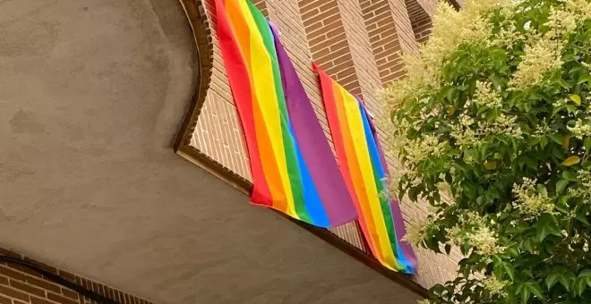 Allanan la sede de un sindicato en Sonseca para retirar la bandera LGTBI poniendo en peligro datos personales