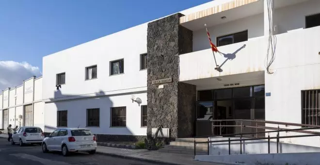 Cincuenta menores viven en un centro de Lanzarote sucio y con cucarachas
