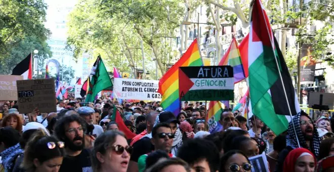 Milers de manifestants a Barcelona clamen pels drets LGTBI i acusen Israel d'utilitzar-los per "justificar el genocidi"